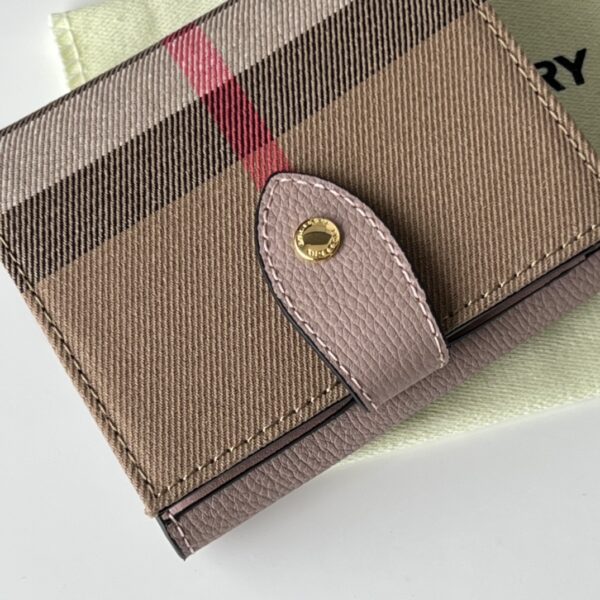 Burberry House Check Pattern Short Wallet - Pink - Image 4