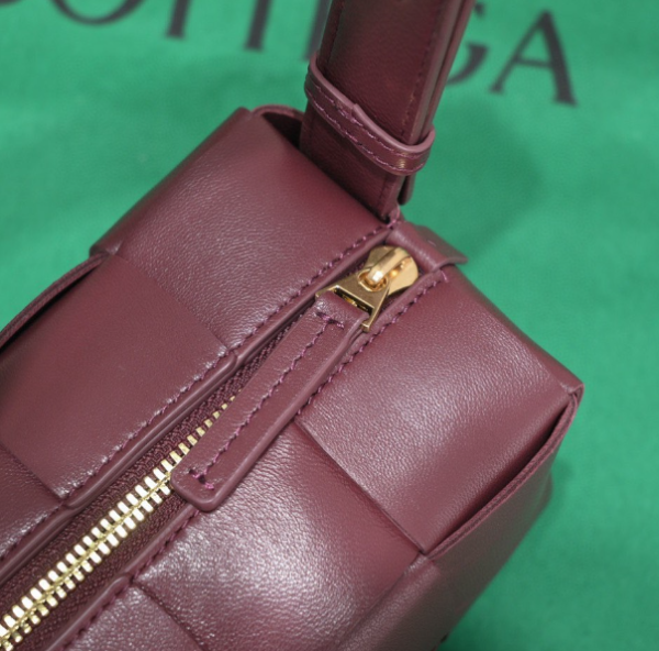 Bottega Veneta New Brick Cassette Handbag - Maroon - Image 3