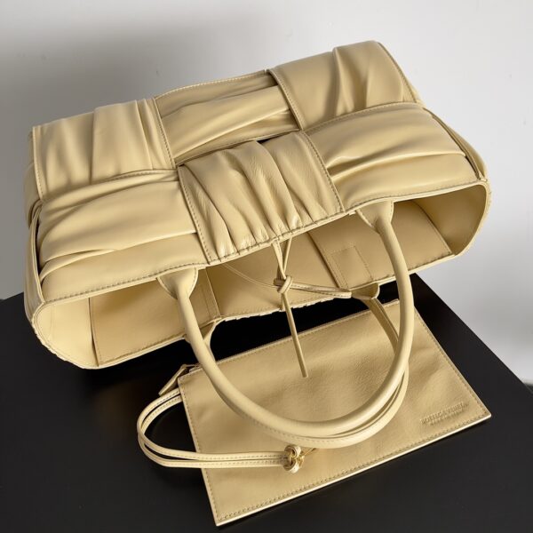 Bottega Veneta New Tote Bag - Caramel - Image 3